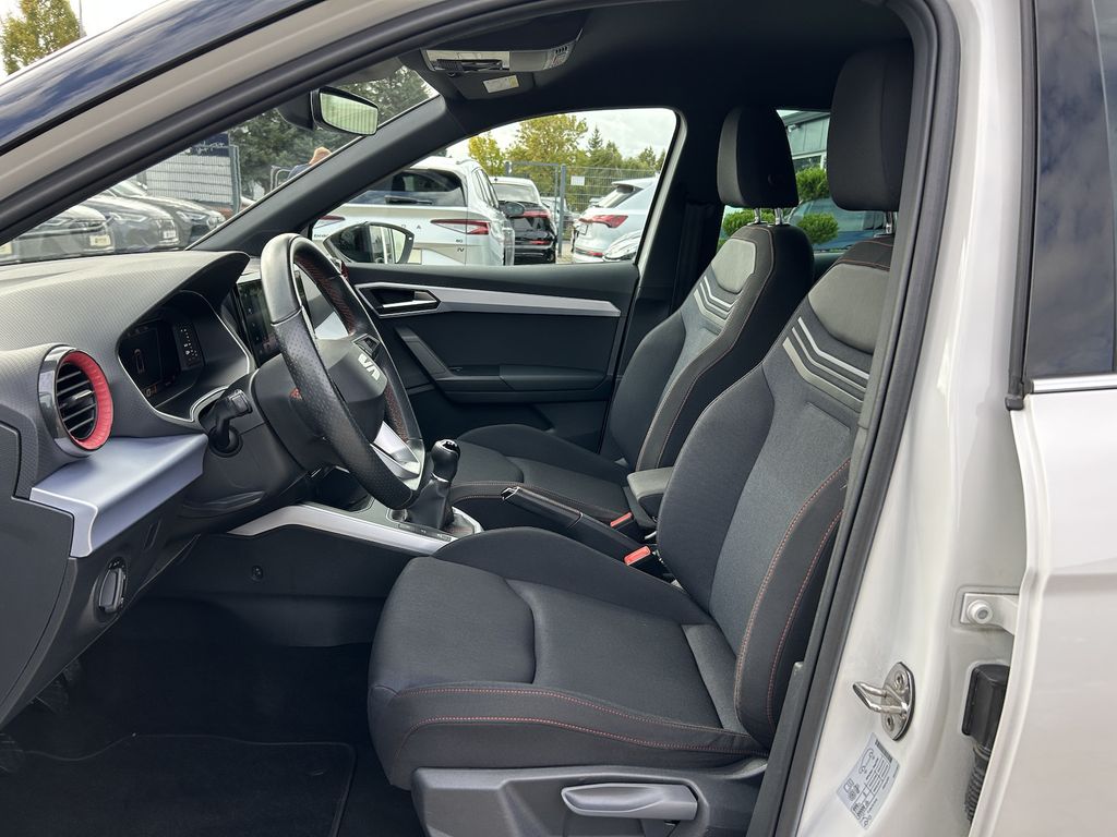 SEAT Arona 2022 г. Белый, пробег 50140 км