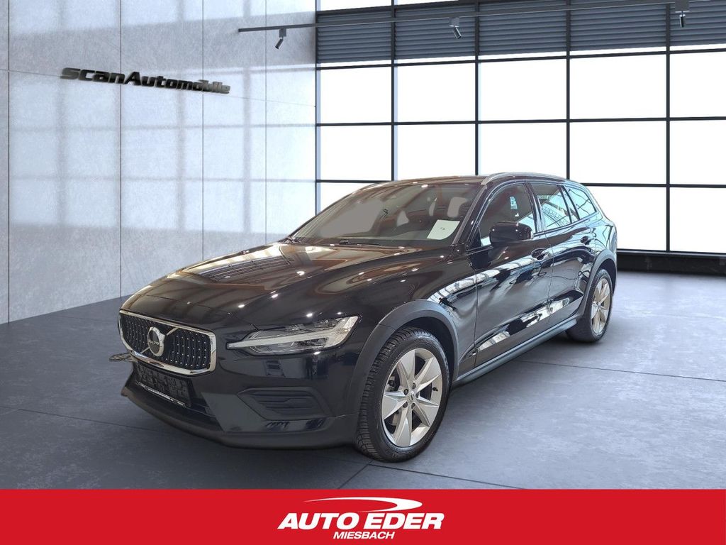 Volvo V60 Cross Country 2022 г. Чёрный, пробег 57950 км