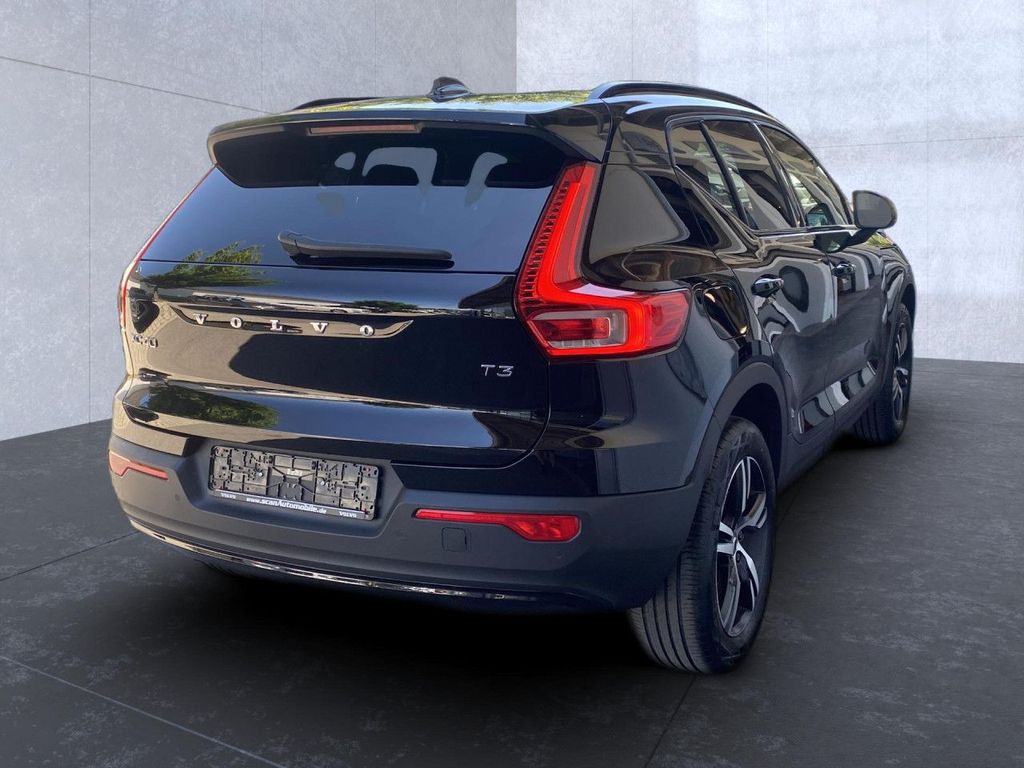 Volvo XC40 2022 г. Чёрный, пробег 40350 км