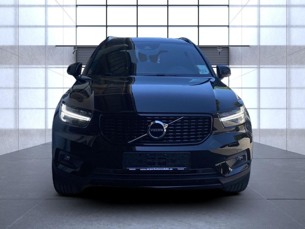 Volvo XC40 2022 г. Чёрный, пробег 40350 км