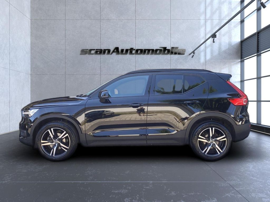 Volvo XC40 2022 г. Чёрный, пробег 40350 км