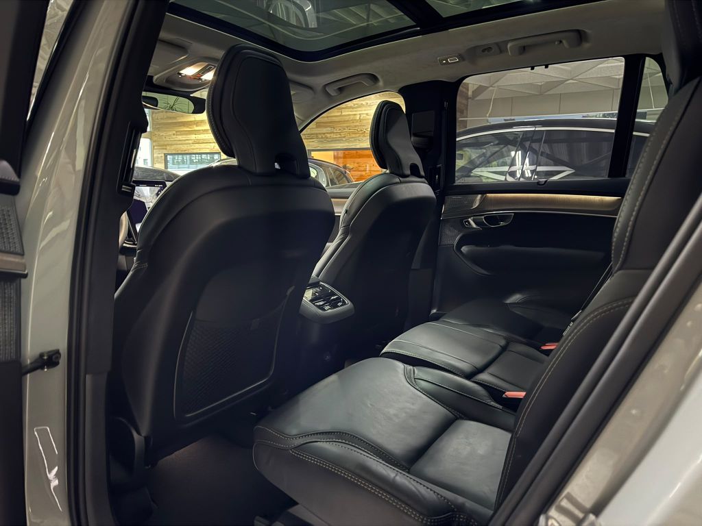 Volvo XC90 2025 г. Серый, пробег 40610 км