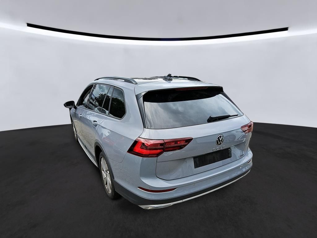 Volkswagen Golf 2024 г. Серый, пробег 39295 км