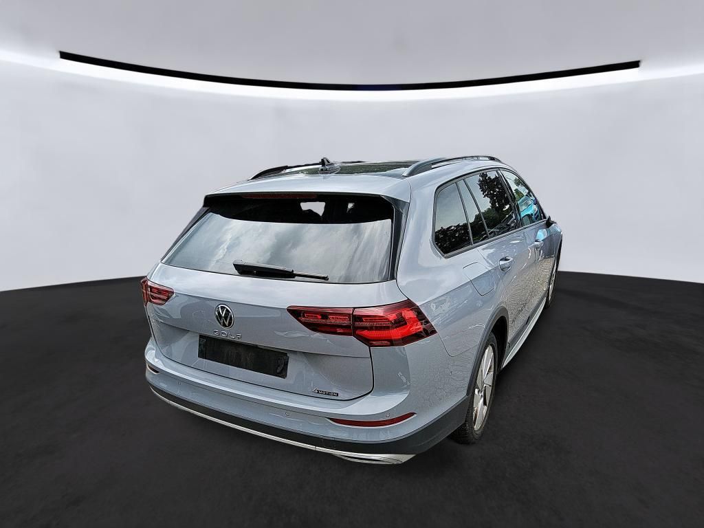 Volkswagen Golf 2024 г. Серый, пробег 39295 км