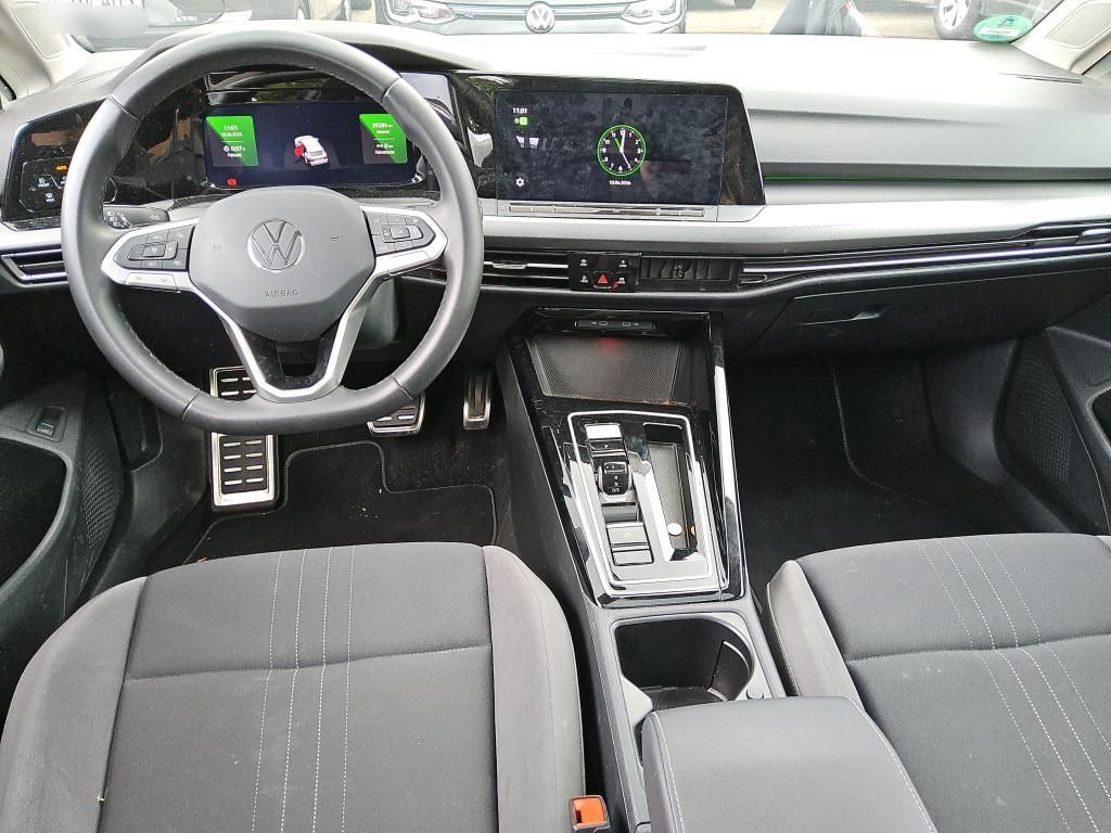 Volkswagen Golf 2024 г. Серый, пробег 39295 км