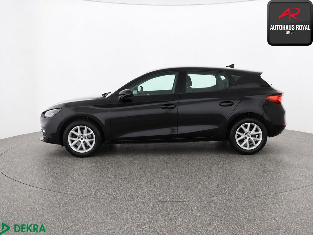 SEAT Leon 2023 г. Чёрный, пробег 59858 км