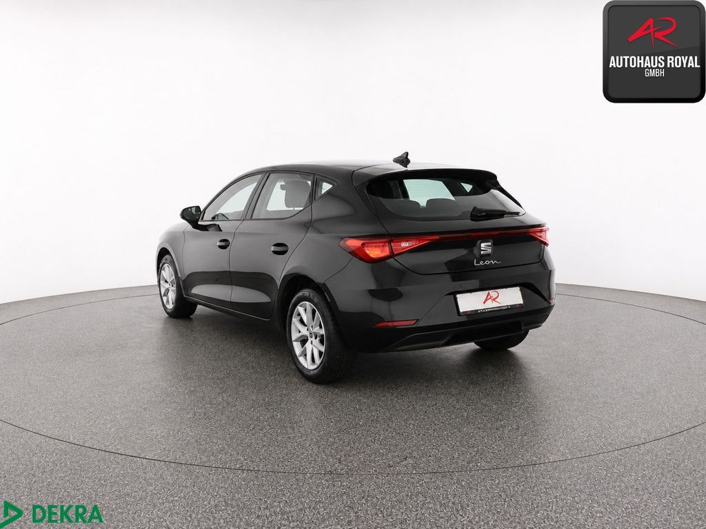 SEAT Leon 2023 г. Чёрный, пробег 59858 км