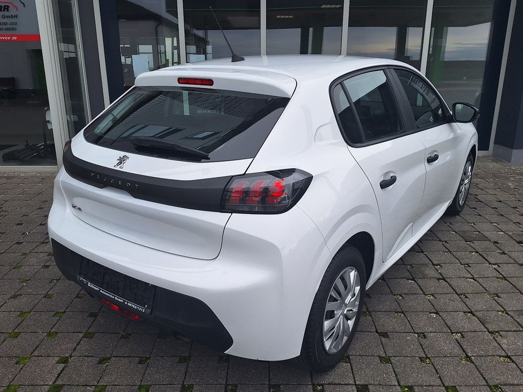 Peugeot 208 2022 г. Белый, пробег 50534 км