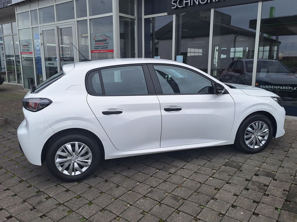 Peugeot 208 2022 г. Белый, пробег 50534 км