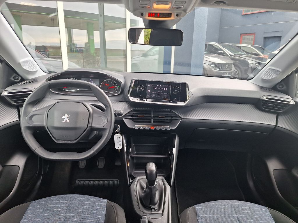 Peugeot 208 2022 г. Белый, пробег 50534 км