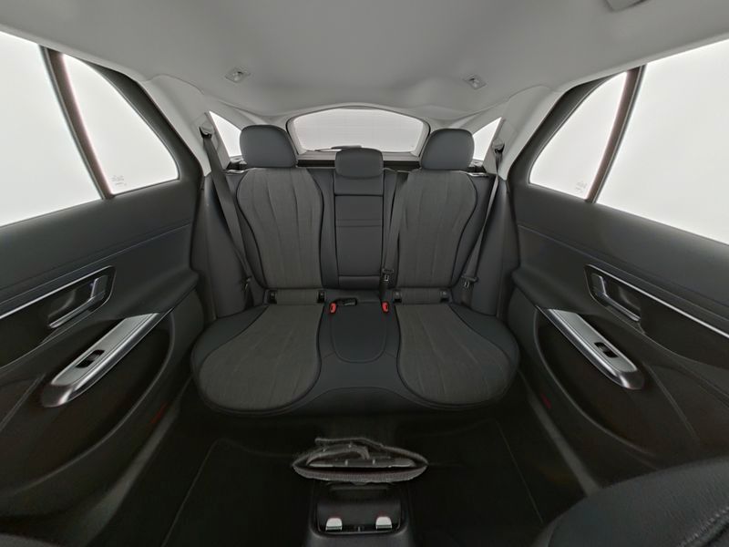 Mercedes-Benz E 200 2026 г. Чёрный, пробег 27741 км