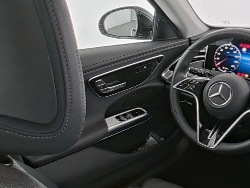 Mercedes-Benz E 200 2026 г. Чёрный, пробег 27741 км