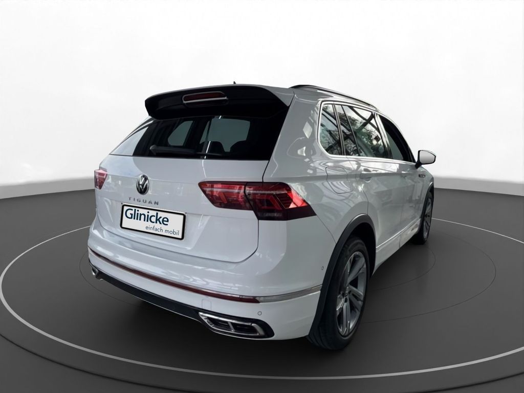 Volkswagen Tiguan 2023 г. Белый, пробег 33900 км