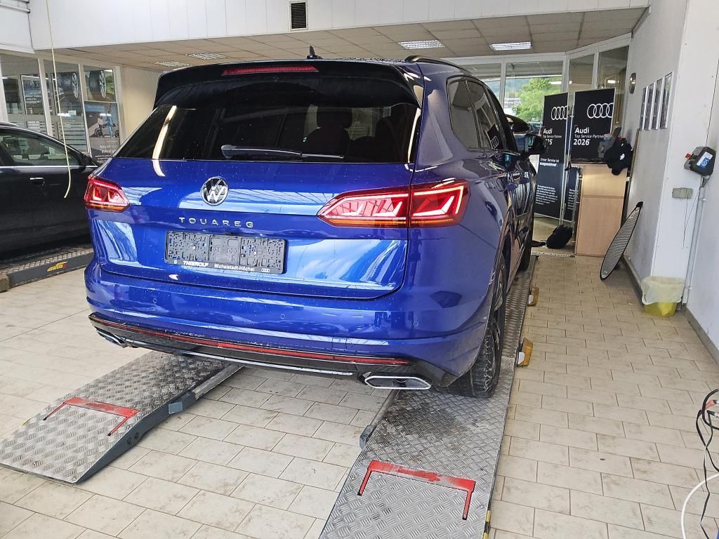 Volkswagen Touareg 2023 г. Синий, пробег 47000 км