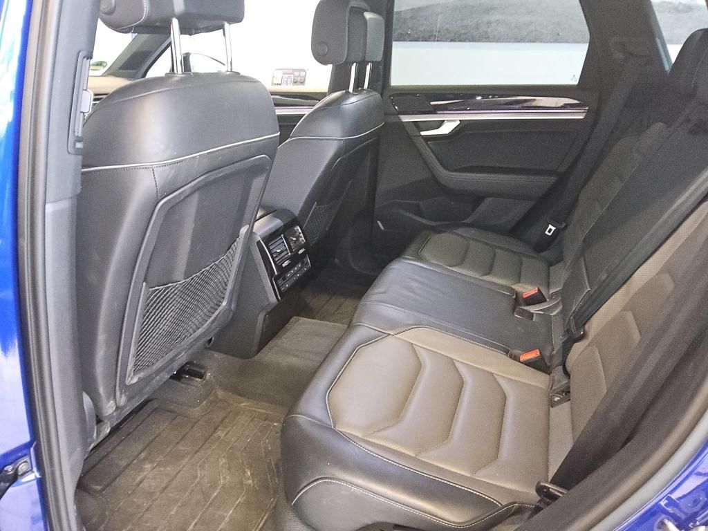 Volkswagen Touareg 2023 г. Синий, пробег 47000 км