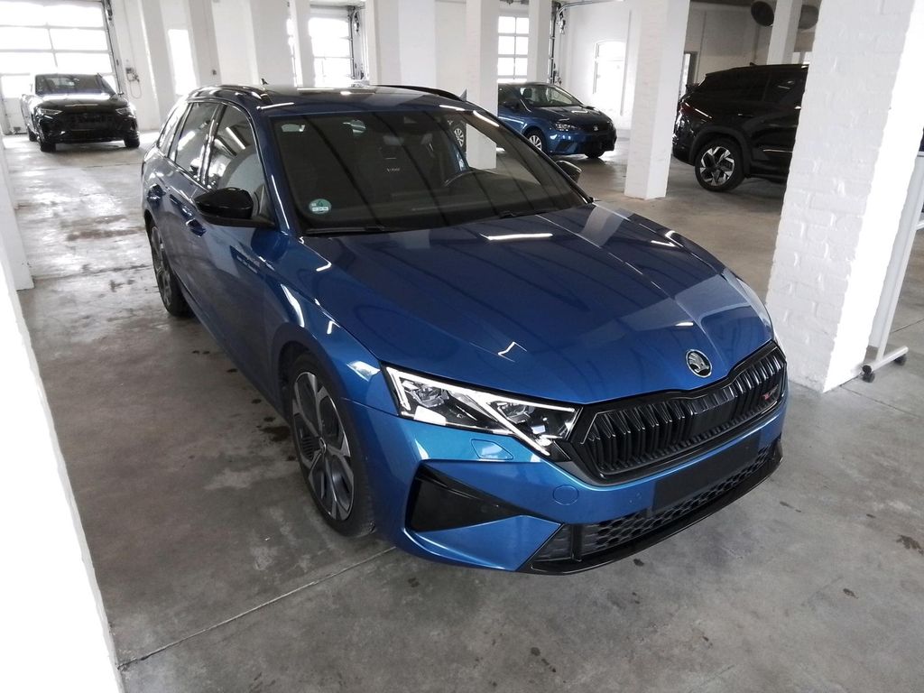 Skoda Octavia 2024 г. Синий, пробег 45582 км
