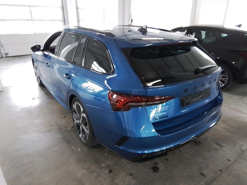 Skoda Octavia 2024 г. Синий, пробег 45582 км