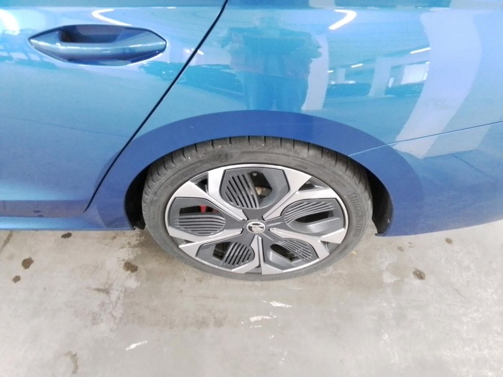 Skoda Octavia 2024 г. Синий, пробег 45582 км
