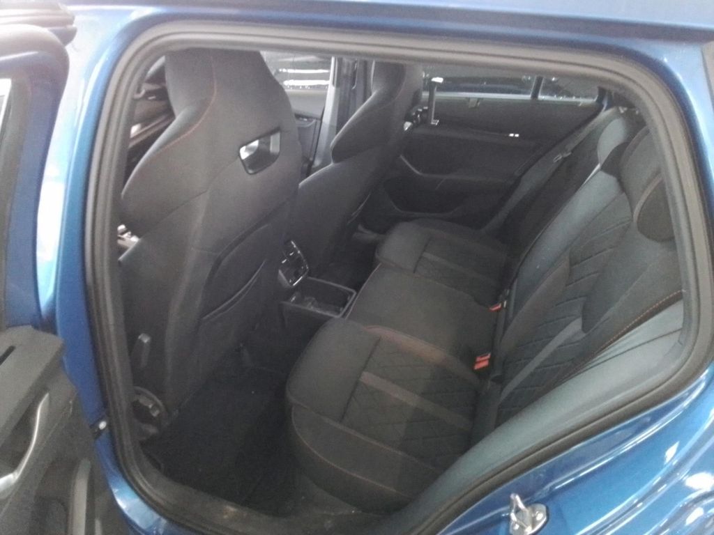Skoda Octavia 2024 г. Синий, пробег 45582 км
